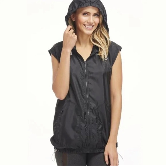 Fabletics Womens Black Hooded Short Sleeve Windbreaker Size Large - Picture 3 of 17